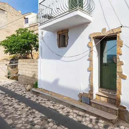 Sergio House Seaview *