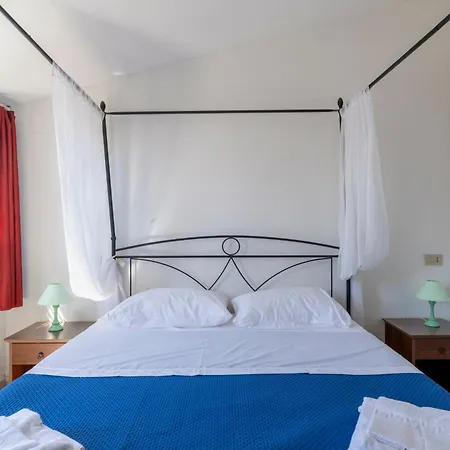 Sergio House Seaview *